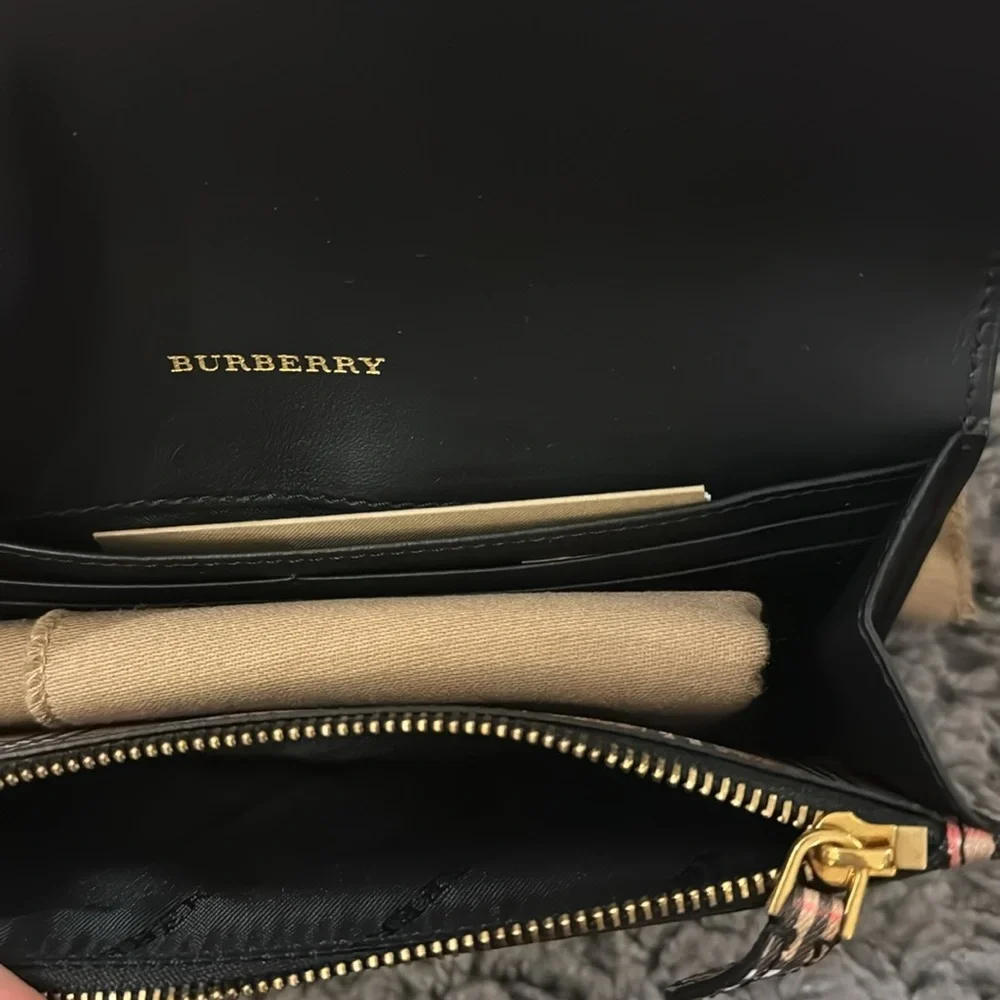 Burberry Wallet - Picture 6 of 7